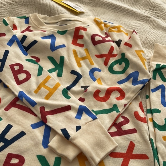 Pajamas set - Picture 2 of 3